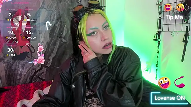 Snapshot of midory_ chatting on 10/23/25, 03:28 midory online show from 10/23/25, 03:28