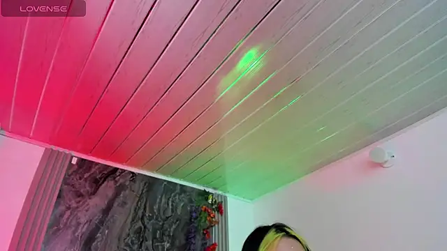 Snapshot of midory_ chatting on 10/24/25, 03:47 midory online show from 10/24/25, 03:47