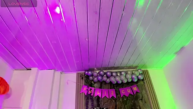 Snapshot of midory_ chatting on 11/30/25, 03:32 midory online show from 11/30/25, 03:32