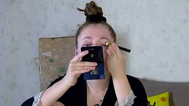 AshleyD  online show from 12/21/25, 12:07