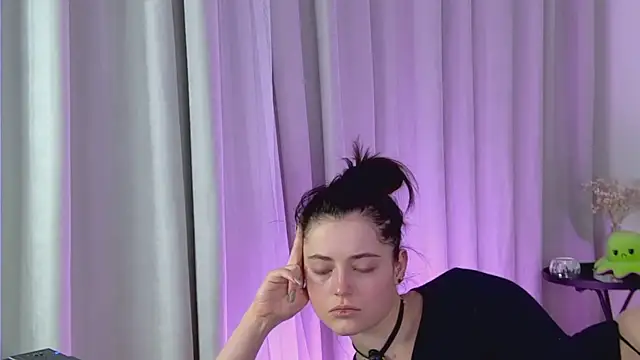 AshleyD  online show from 02/06/26, 01:43