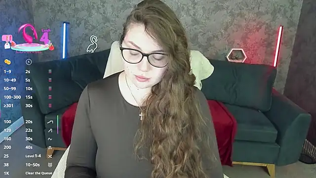 LuxSopphia online show from 04/20/26, 07:04