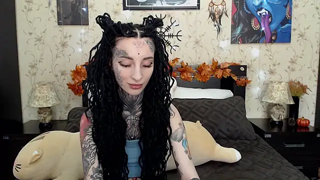 Snapshot of Velvetbat chatting on 10/13/25, 06:57 Velvetbat online show from 10/13/25, 06:57