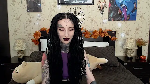 Snapshot of Velvetbat chatting on 10/17/25, 07:00 Velvetbat online show from 10/17/25, 07:00