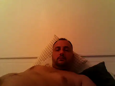 hotmalerobinson1 online show from 10/22/25, 08:19