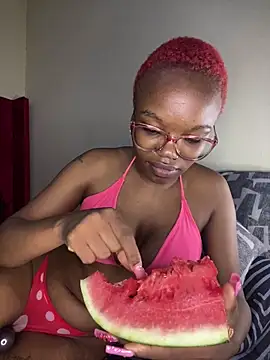 YummyMelanin117 online show from 10/05/25, 11:46