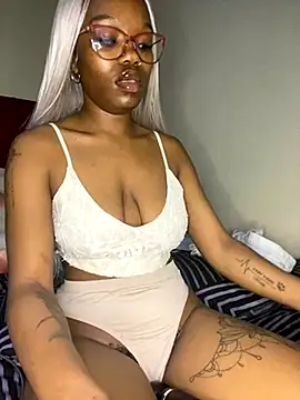 YummyMelanin117 online show from 10/14/25, 11:49