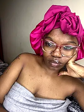 YummyMelanin117 online show from 11/21/25, 08:29