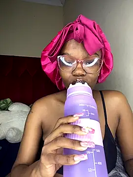 YummyMelanin117 online show from 11/30/25, 06:45