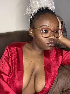 YummyMelanin117 online show from 04/14/26, 01:00