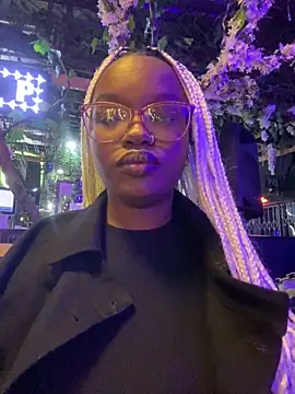 YummyMelanin117 online show from 04/18/26, 07:07