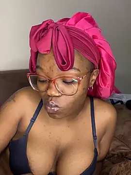 YummyMelanin117 online show from 04/19/26, 04:50