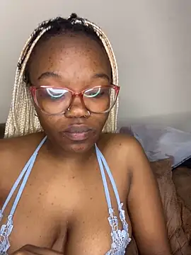 YummyMelanin117 online show from 04/21/26, 11:51