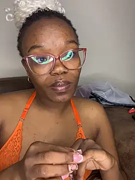 YummyMelanin117 online show from 04/22/26, 10:44