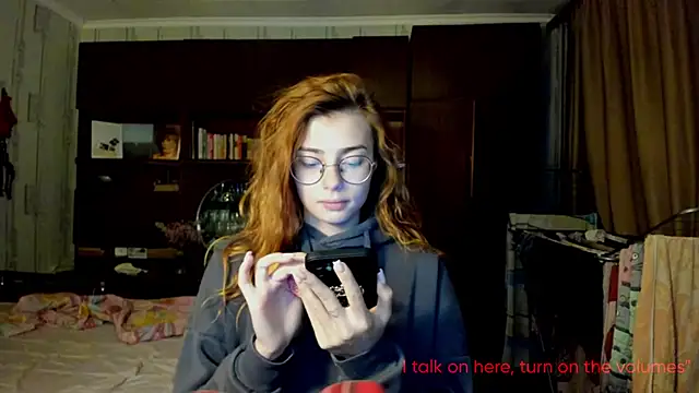 Snapshot of AngelaSwan chatting on 10/18/25, 03:24 AngelaSwan online show from 10/18/25, 03:24