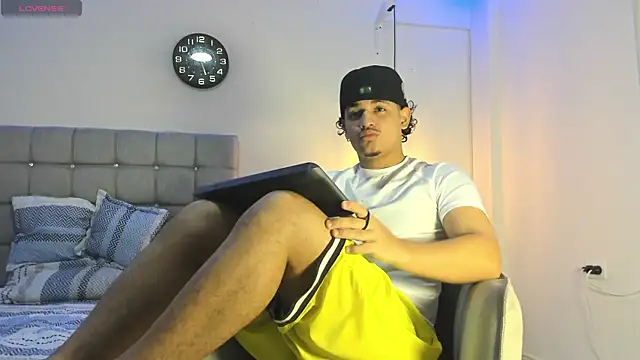 samxx muscle online show from 10/03/25, 01:41