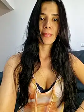 suzy20252 online show from 09/29/25, 12:54