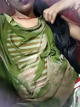 Snapshot of Eshwari_Chopra chatting on 09/10/25, 04:34 Eshwari Chopra online show from 09/10/25, 04:34