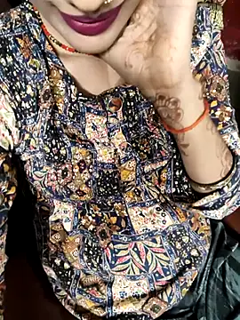 Snapshot of Eshwari_Chopra chatting on 10/13/25, 03:23 Eshwari Chopra online show from 10/13/25, 03:23