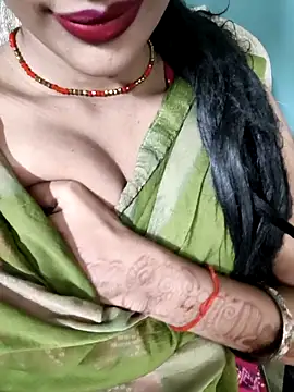 Snapshot of Eshwari_Chopra chatting on 10/14/25, 03:46 Eshwari Chopra online show from 10/14/25, 03:46