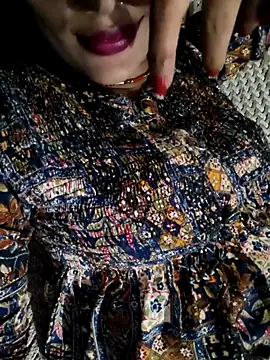 Snapshot of Eshwari_Chopra chatting on 10/15/25, 04:07 Eshwari Chopra online show from 10/15/25, 04:07