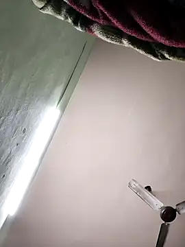 Snapshot of Eshwari_Chopra chatting on 10/24/25, 02:30 Eshwari Chopra online show from 10/24/25, 02:30