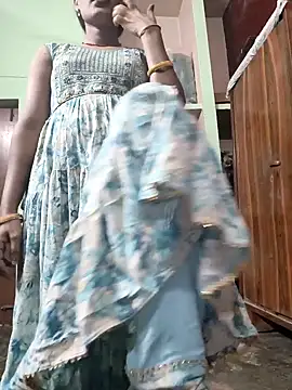 Snapshot of Eshwari_Chopra chatting on 10/30/25, 01:45 Eshwari Chopra online show from 10/30/25, 01:45