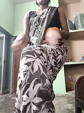 Snapshot of Eshwari_Chopra chatting on 11/10/25, 04:55 Eshwari Chopra online show from 11/10/25, 04:55