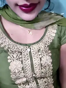 Snapshot of Eshwari_Chopra chatting on 11/22/25, 05:39 Eshwari Chopra online show from 11/22/25, 05:39