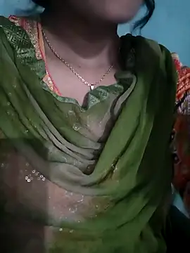 Snapshot of Eshwari_Chopra chatting on 11/26/25, 08:37 Eshwari Chopra online show from 11/26/25, 08:37