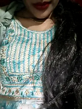 Snapshot of Eshwari_Chopra chatting on 12/15/25, 03:27 Eshwari Chopra online show from 12/15/25, 03:27