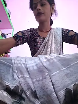 Snapshot of Eshna_Dabral chatting on 10/09/25, 01:25 Eshna Dabral online show from 10/09/25, 01:25