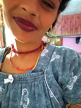 Snapshot of Eshna_Dabral chatting on 10/22/25, 02:34 Eshna Dabral online show from 10/22/25, 02:34