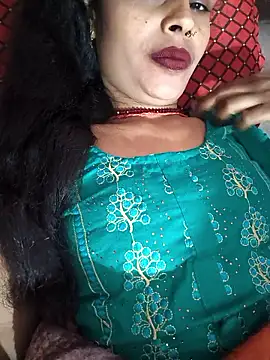 Snapshot of Eshna_Dabral chatting on 10/30/25, 03:35 Eshna Dabral online show from 10/30/25, 03:35
