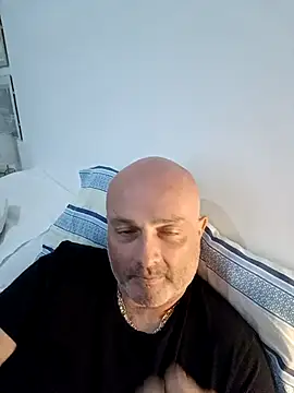 Alexis Bull online show from 10/03/25, 06:16