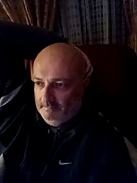 Alexis Bull online show from 10/18/25, 10:21