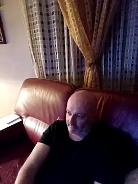 Snapshot of Alexis_Bull chatting on 05/05/26, 10:29 Alexis Bull online show from 05/05/26, 10:29