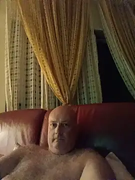 Snapshot of Alexis_Bull chatting on 07/18/26, 10:46 Alexis Bull online show from 07/18/26, 10:46