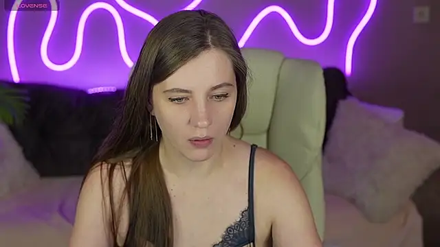 Snapshot of ValeryMurr chatting on 10/12/25, 12:59 ValeryMurr online show from 10/12/25, 12:59