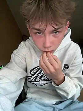 Snapshot of colar55x chatting on 03/22/25, 04:04 colar55x online show from 03/22/25, 04:04