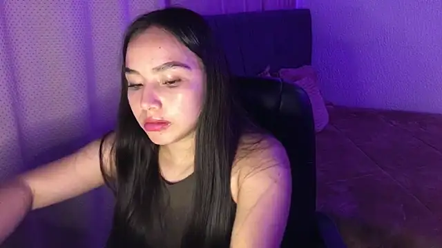 Snapshot of amelia_hall chatting on 06/19/26, 10:13 amelia hall online show from 06/19/26, 10:13