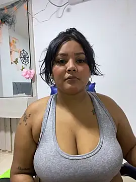 sashaoficial  online show from 11/17/25, 10:37