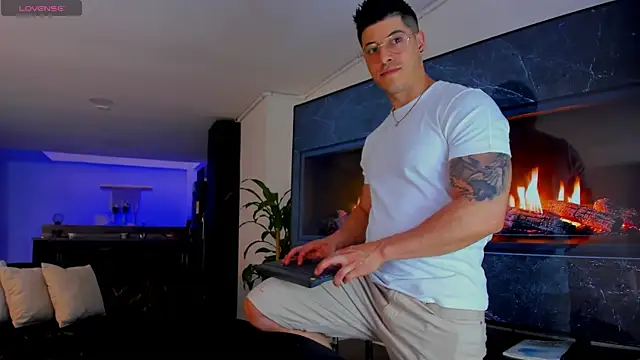 Lukas Green online show from 04/21/26, 07:39