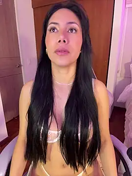 Snapshot of ArianaReynoldss chatting on 06/22/26, 10:01 ArianaReynoldss online show from 06/22/26, 10:01