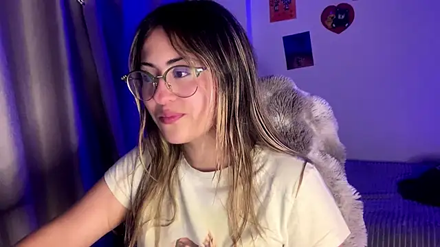 emma  bell  online show from 10/23/25, 10:52