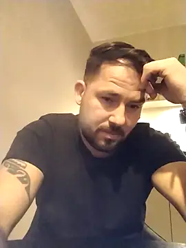 iunutmi online show from 11/17/25, 06:24