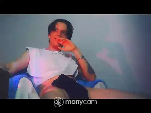 santihot089 online show from 10/18/25, 03:09