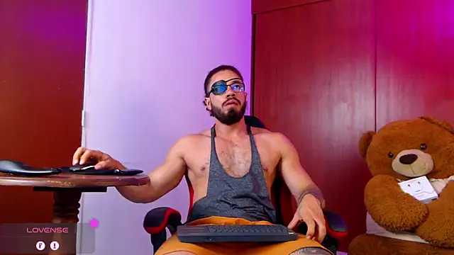 Snapshot of pirata_fitness chatting on 09/24/25, 08:28 pirata fitness online show from 09/24/25, 08:28