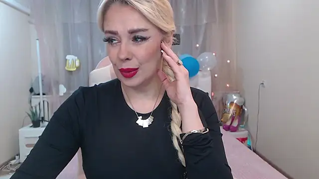 Snapshot of KatrinaCharm chatting on 09/25/25, 06:17 KatrinaCharm online show from 09/25/25, 06:17