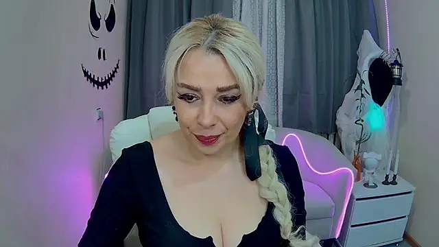 Snapshot of KatrinaCharm chatting on 10/23/25, 06:23 KatrinaCharm online show from 10/23/25, 06:23